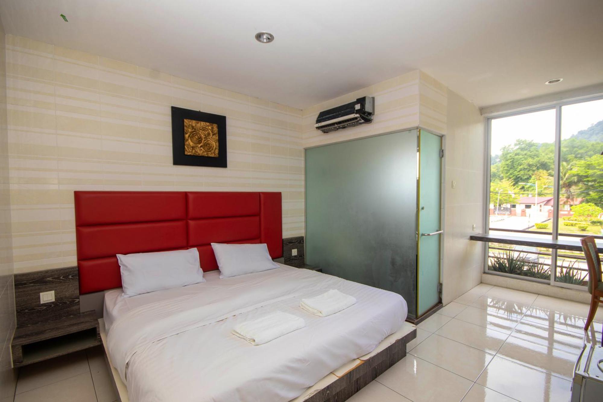 Jq Happy Lumut Hotel Экстерьер фото