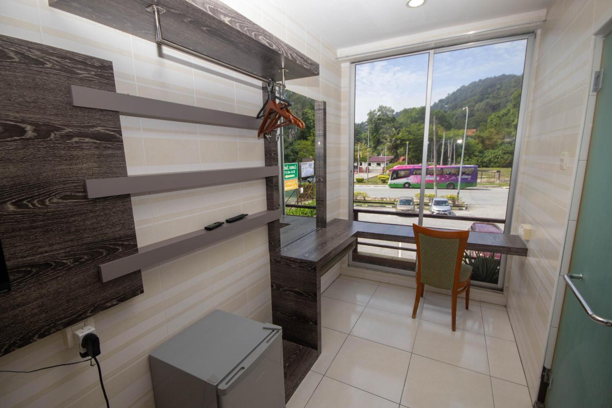 Jq Happy Lumut Hotel Экстерьер фото